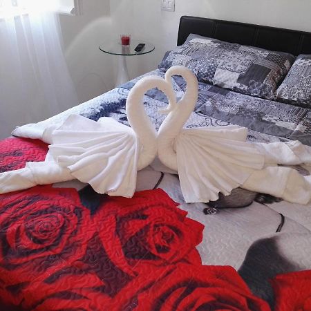 A Due Passi Dal Mare Bed and Breakfast Acquappesa Exteriör bild