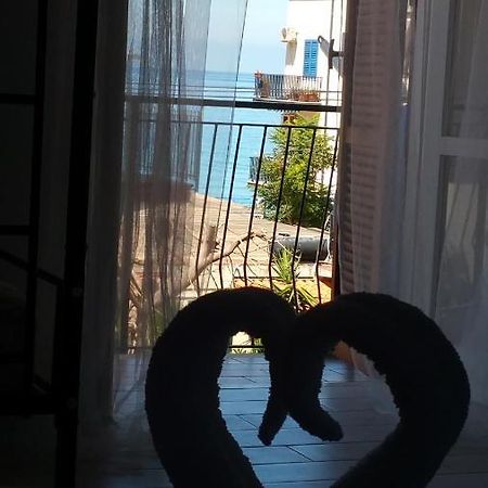 A Due Passi Dal Mare Bed and Breakfast Acquappesa Exteriör bild