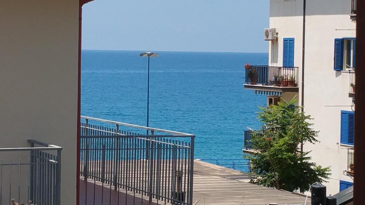 A Due Passi Dal Mare Bed and Breakfast Acquappesa Exteriör bild