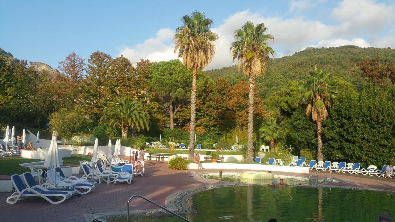 A Due Passi Dal Mare Bed and Breakfast Acquappesa Exteriör bild